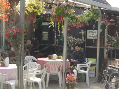 Marja bij café 't Groene Woud